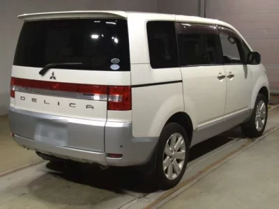 Mitsubishi DELICA D5