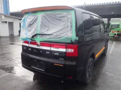Mitsubishi DELICA D5