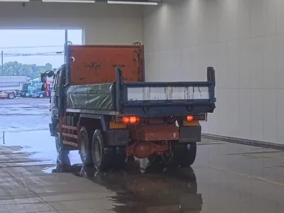 Isuzu TRUCK