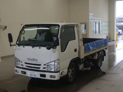 Isuzu ELF