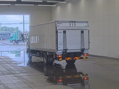 Mitsubishi FUSO FIGHTER