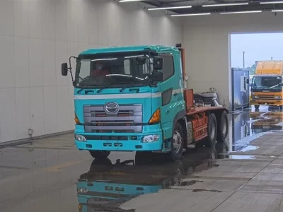 Hino TRUCK