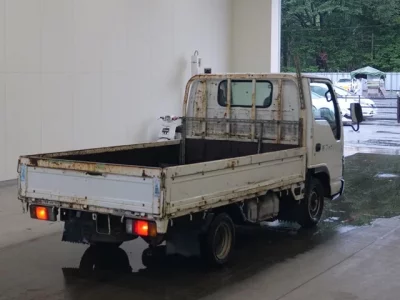 Isuzu ELF TRUCK