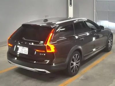 Volvo V90