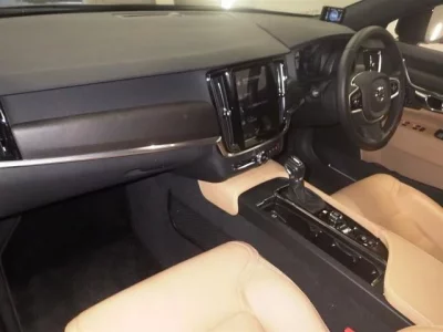 Volvo V90