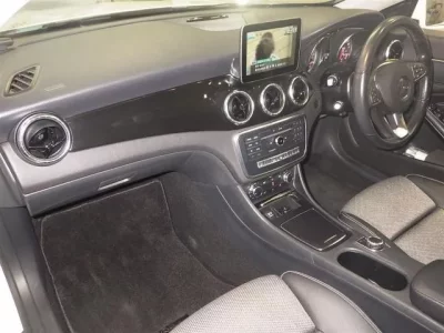Mercedes-Benz CLA CLASS