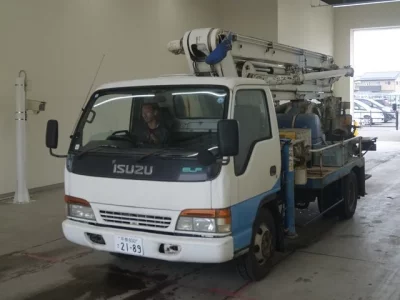 Isuzu ELF