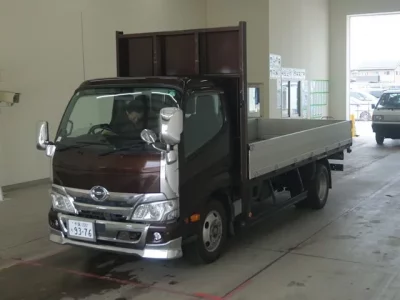 Hino TRUCK