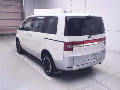 Mitsubishi DELICA D5