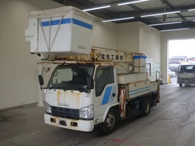 Isuzu ELF
