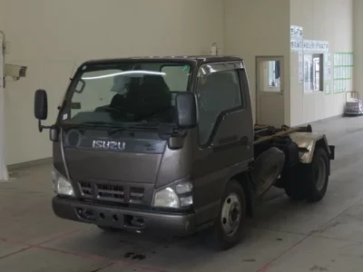 Isuzu ELF