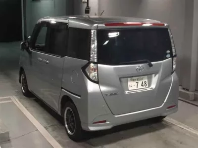 Toyota TANK