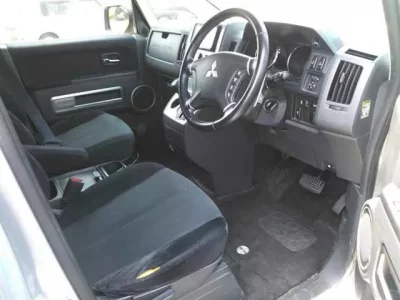 Mitsubishi DELICA D5