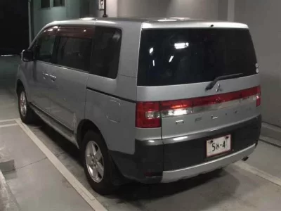 Mitsubishi DELICA D5