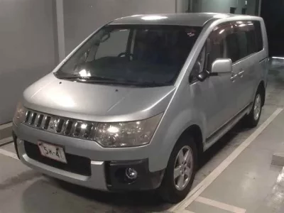 Mitsubishi DELICA D5