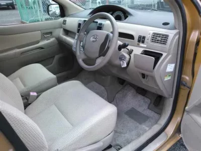 Toyota RAUM
