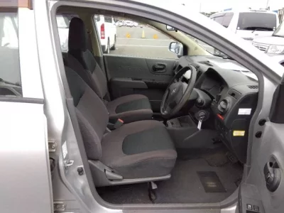 Nissan AD