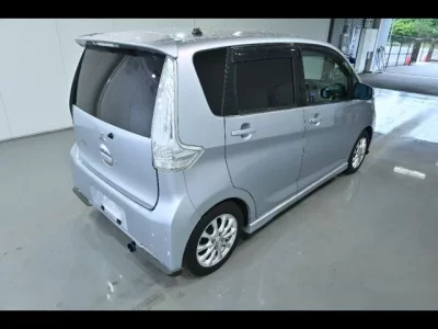 Mitsubishi EK CUSTOM