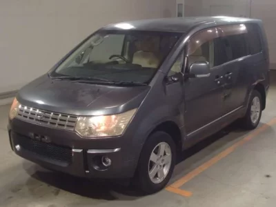 Mitsubishi DELICA D5