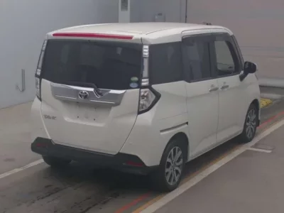 Toyota TANK