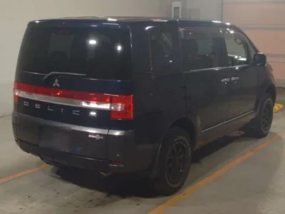 Mitsubishi DELICA D5