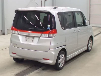 Mitsubishi DELICA D2