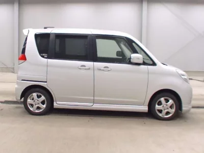 Mitsubishi DELICA D2
