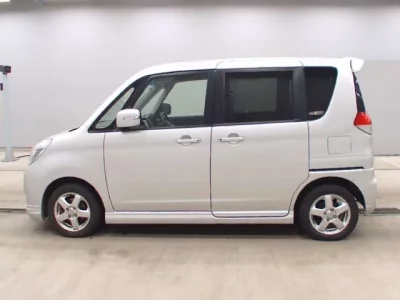 Mitsubishi DELICA D2