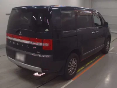 Mitsubishi DELICA D5