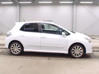 Toyota BLADE