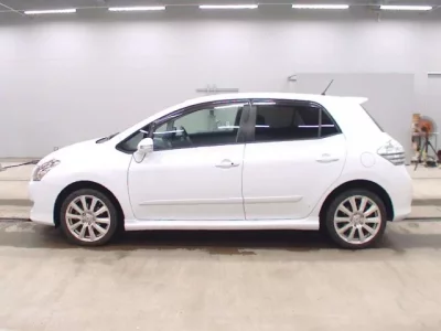 Toyota BLADE