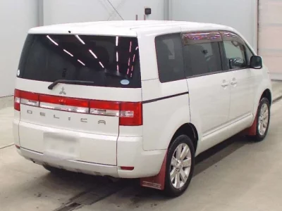 Mitsubishi DELICA D5
