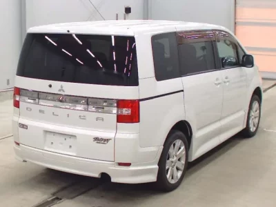 Mitsubishi DELICA D5