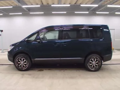 Mitsubishi DELICA D5