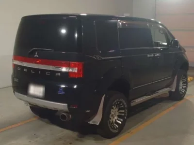 Mitsubishi DELICA D5