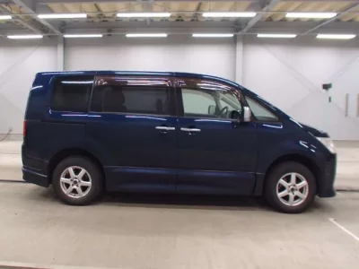 Mitsubishi DELICA D5