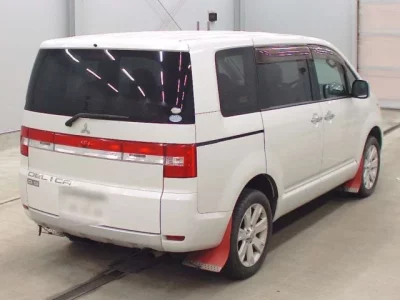 Mitsubishi DELICA D5