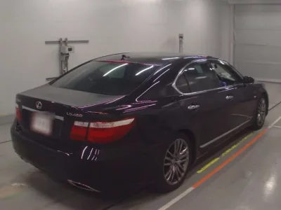 Lexus LS