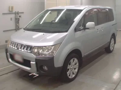 Mitsubishi DELICA D5