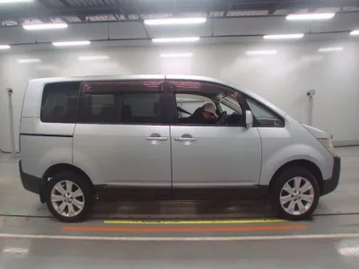 Mitsubishi DELICA D5
