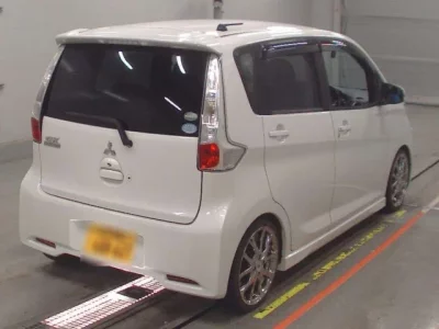Mitsubishi EK CUSTOM