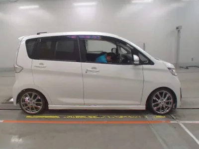 Mitsubishi EK CUSTOM