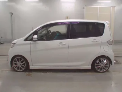 Mitsubishi EK CUSTOM