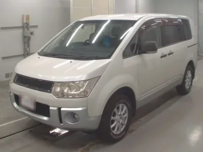 Mitsubishi DELICA D5
