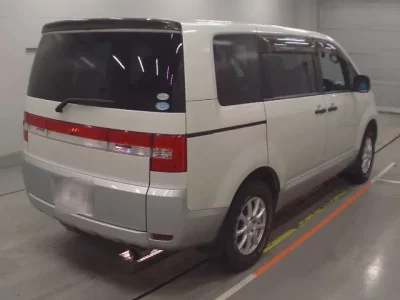 Mitsubishi DELICA D5