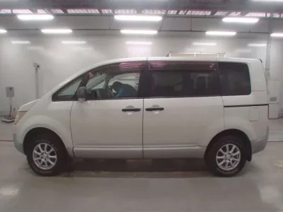 Mitsubishi DELICA D5