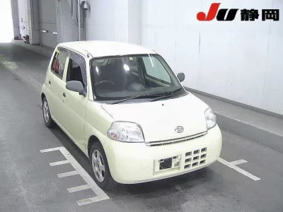 Daihatsu Esse