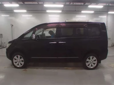 Mitsubishi DELICA D5