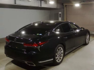 Lexus LS