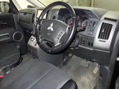 Mitsubishi DELICA D5